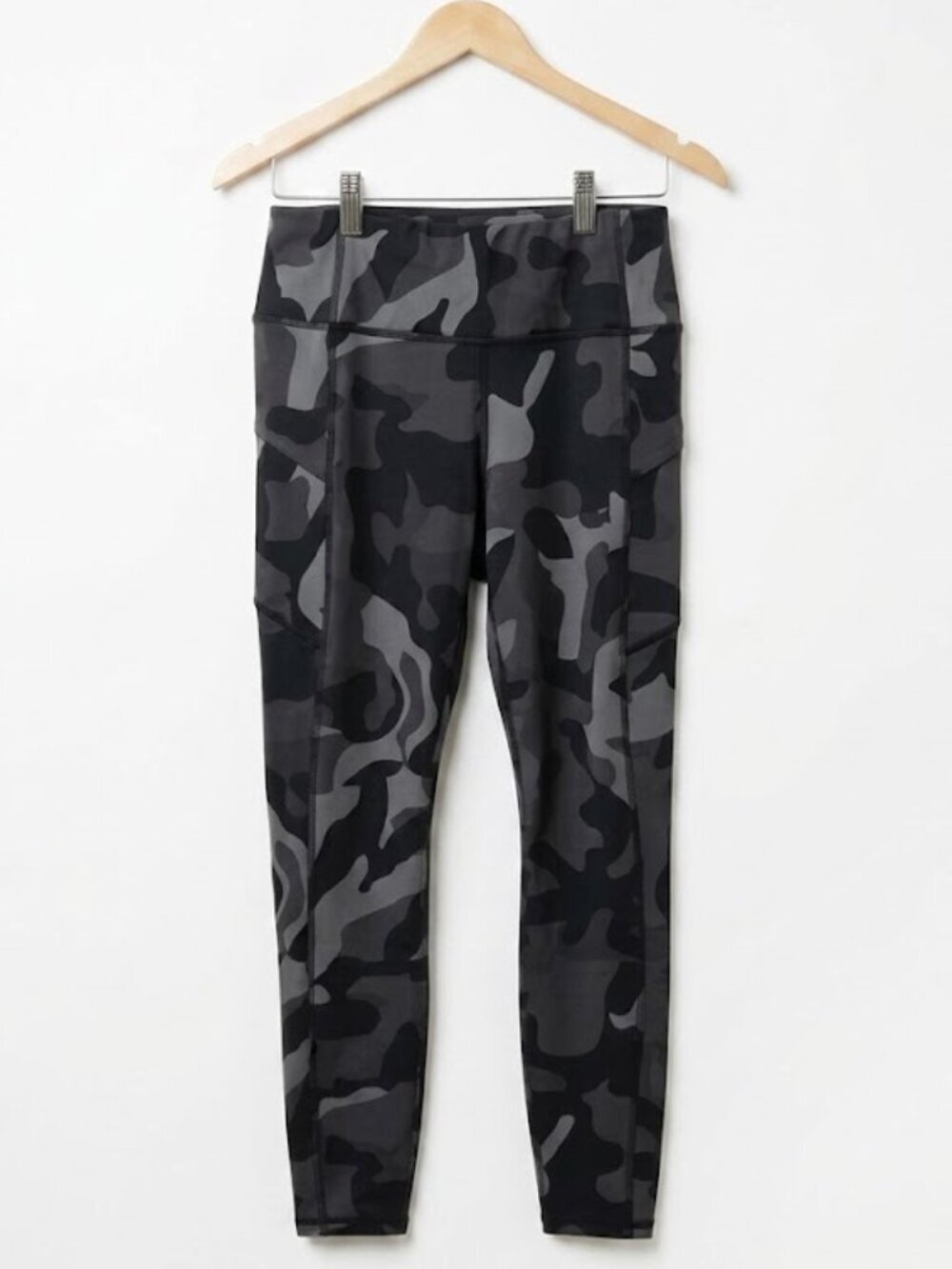 Athleta Contender 7/8 Tights - Black/Grey Camo High Rise - Small